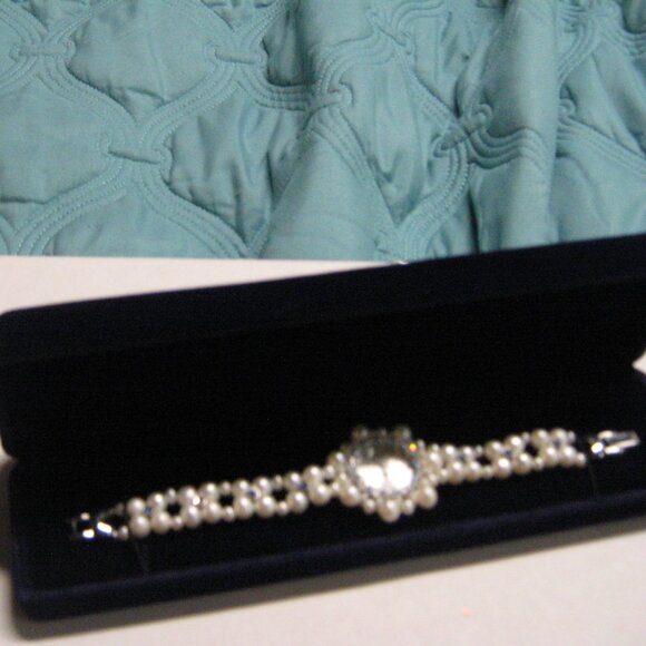 NWOT Vintage Faux Pearl and Beads with Blue Accents Ladies Dress Watch with Case - Picture 2 of 7